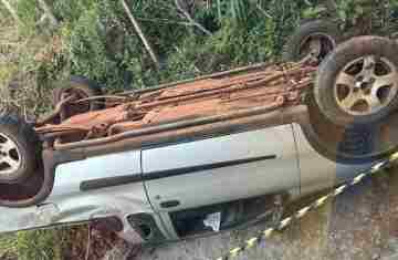 Guaraniaçu – Veículo capota em estrada rural e condutor vem a óbito